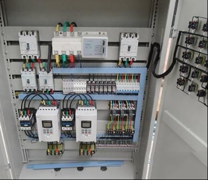 夏天高温加上高负荷，配电柜动不动就 “热晕了” 跳闸