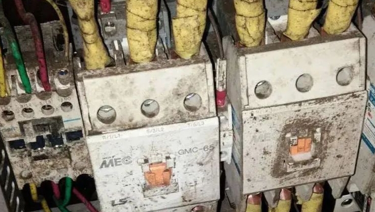 配电柜老化问题详解 - 预防与更换指南